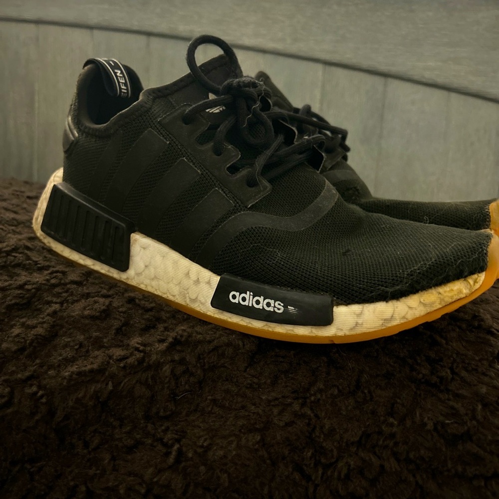 Adidas kids shoe size 6